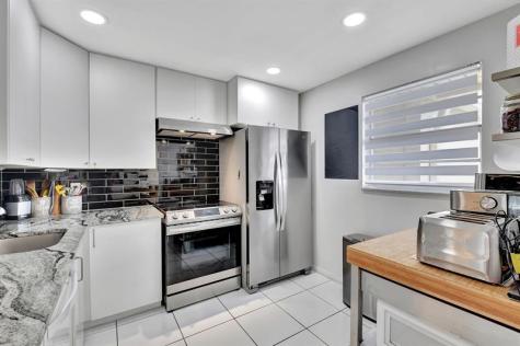 2615 NE 3rd Court Boynton Beach FL 33435