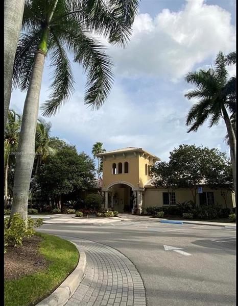 1100 Crestwood Court Royal Palm Beach FL 33411