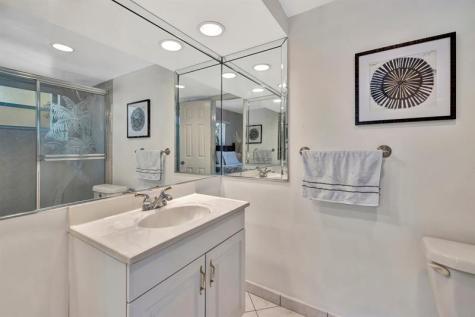 4270 NW 40th Street Lauderdale Lakes FL 33319