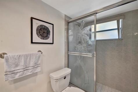 4270 NW 40th Street Lauderdale Lakes FL 33319