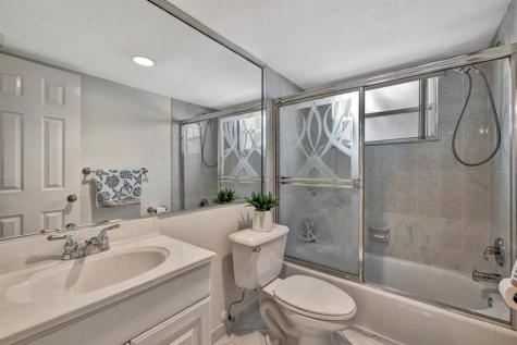 4270 NW 40th Street Lauderdale Lakes FL 33319