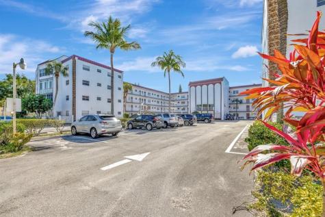 4270 NW 40th Street Lauderdale Lakes FL 33319