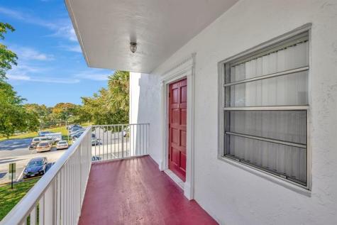 4270 NW 40th Street Lauderdale Lakes FL 33319