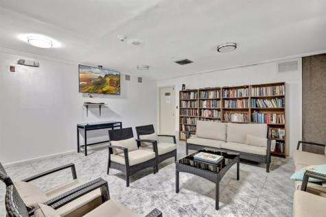 4270 NW 40th Street Lauderdale Lakes FL 33319