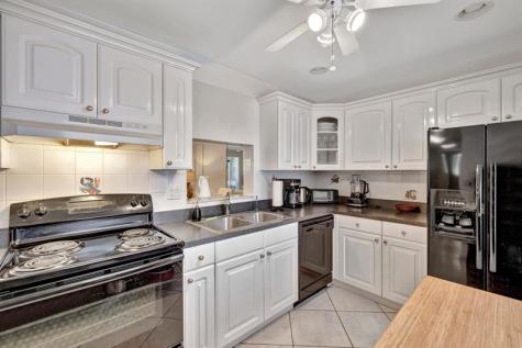 4270 NW 40th Street Lauderdale Lakes FL 33319