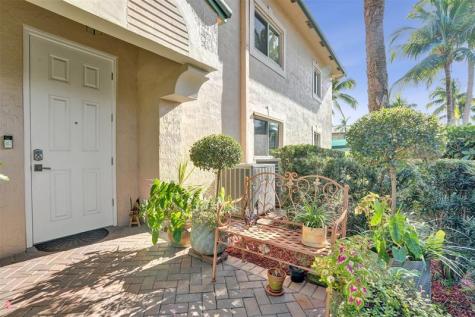 7967 E Exeter Boulevard Tamarac FL 33321