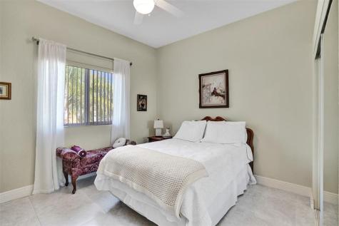 7967 E Exeter Boulevard Tamarac FL 33321