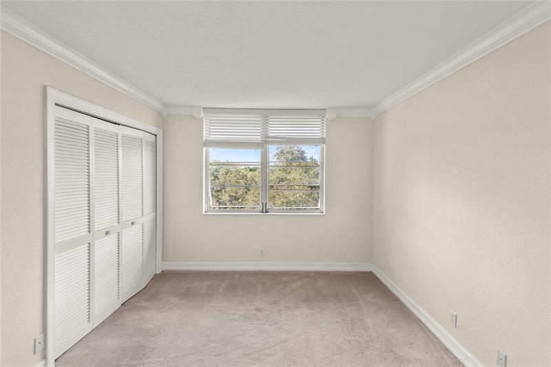 3900 Oaks Clubhouse Drive Pompano Beach FL 33069