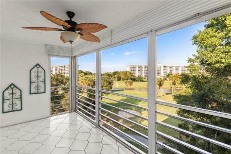 3900 Oaks Clubhouse Drive Pompano Beach FL 33069