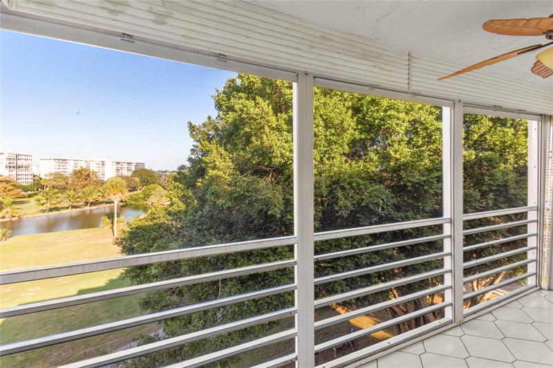 3900 Oaks Clubhouse Drive Pompano Beach FL 33069