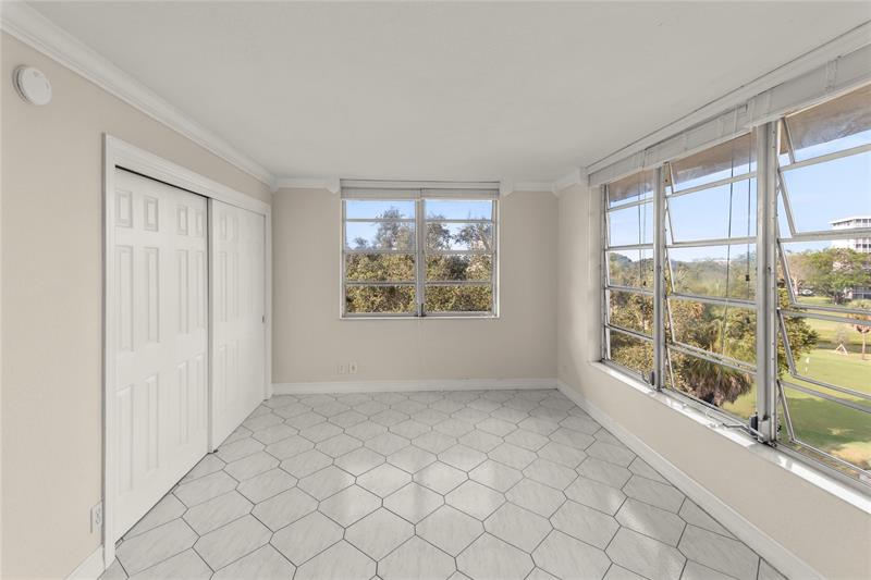 3900 Oaks Clubhouse Drive Pompano Beach FL 33069