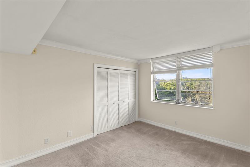 3900 Oaks Clubhouse Drive Pompano Beach FL 33069