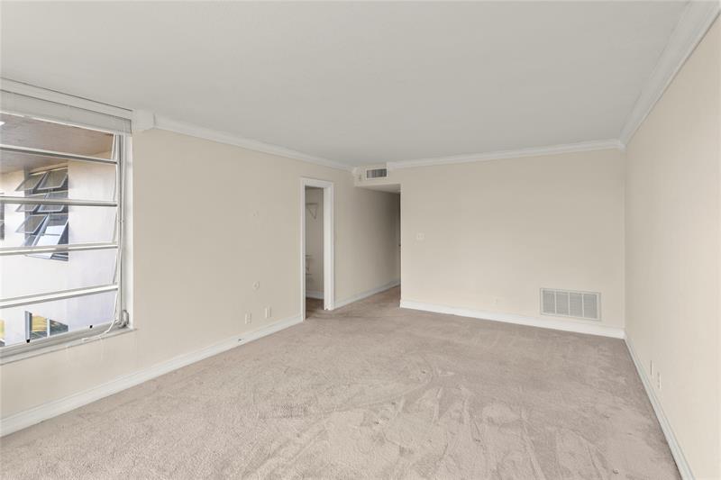 3900 Oaks Clubhouse Drive Pompano Beach FL 33069