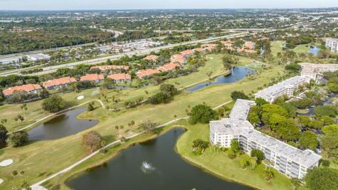 3900 Oaks Clubhouse Drive Pompano Beach FL 33069