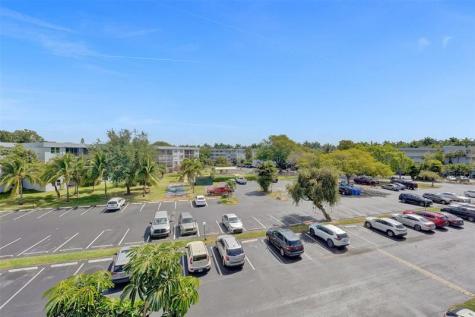 110 Royal Park Drive Oakland Park FL 33309