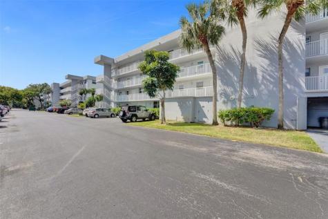 110 Royal Park Drive Oakland Park FL 33309