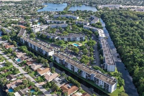 110 Royal Park Drive Oakland Park FL 33309
