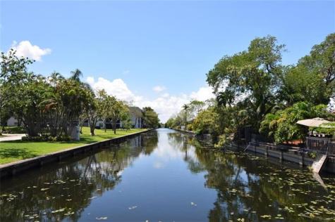 110 Royal Park Drive Oakland Park FL 33309