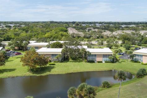 40 Vista Gardens Trail Vero Beach FL 32962