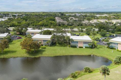 40 Vista Gardens Trail Vero Beach FL 32962