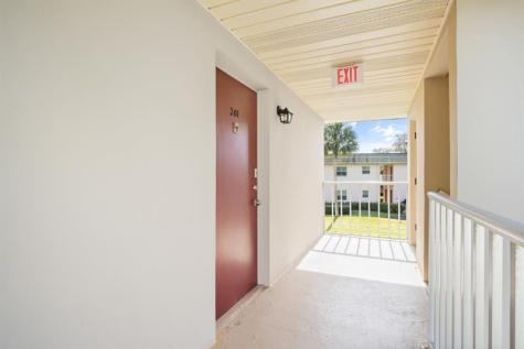 40 Vista Gardens Trail Vero Beach FL 32962