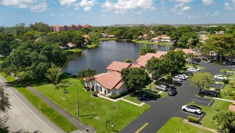 606 Deer Creek Lake Point North Lane Deerfield Beach FL 33442