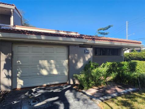 201 Dunwoody Lane Hollywood FL 33021