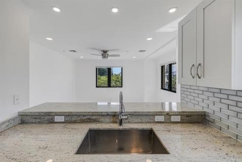 456 NW 41st Street Oakland Park FL 33309