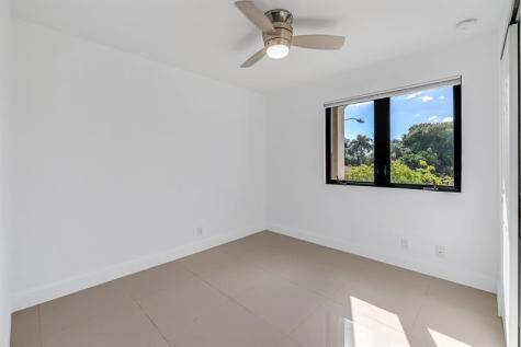 456 NW 41st Street Oakland Park FL 33309