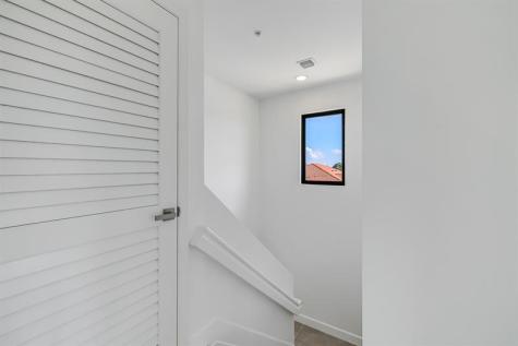 456 NW 41st Street Oakland Park FL 33309