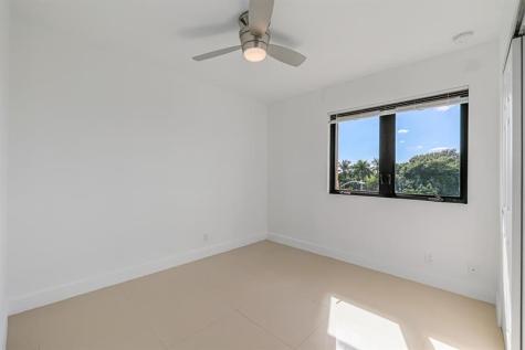 456 NW 41st Street Oakland Park FL 33309