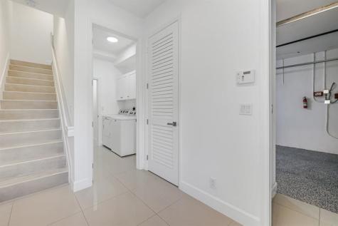 456 NW 41st Street Oakland Park FL 33309