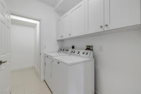 456 NW 41st Street Oakland Park FL 33309