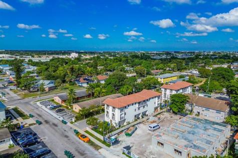 456 NW 41st Street Oakland Park FL 33309