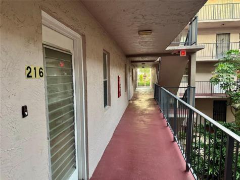 2821 Somerset Drive Lauderdale Lakes FL 33311