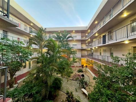 2821 Somerset Drive Lauderdale Lakes FL 33311