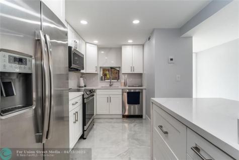 9523 S Hollybrook Lake Drive Pembroke Pines FL 33025