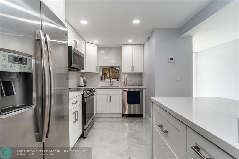 9523 S Hollybrook Lake Drive Pembroke Pines FL 33025