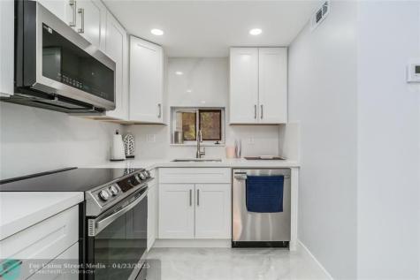 9523 S Hollybrook Lake Drive Pembroke Pines FL 33025