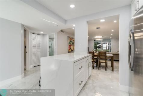 9523 S Hollybrook Lake Drive Pembroke Pines FL 33025