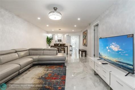 9523 S Hollybrook Lake Drive Pembroke Pines FL 33025