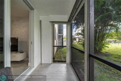 9523 S Hollybrook Lake Drive Pembroke Pines FL 33025