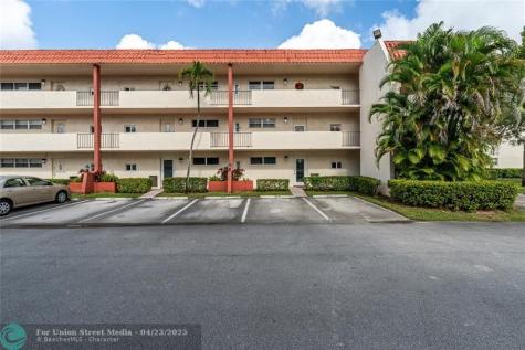9523 S Hollybrook Lake Drive Pembroke Pines FL 33025