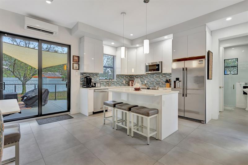 93 S Cortez Drive Circle R Margate FL 33068