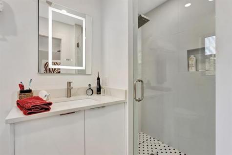 93 S Cortez Drive Circle R Margate FL 33068