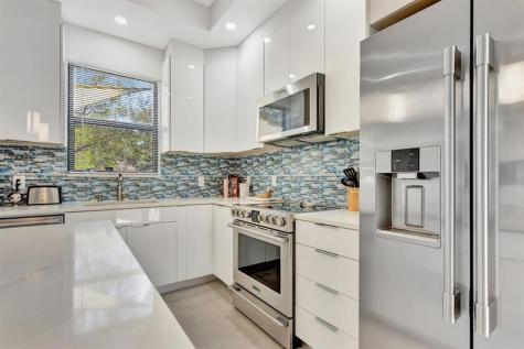 93 S Cortez Drive Circle R Margate FL 33068