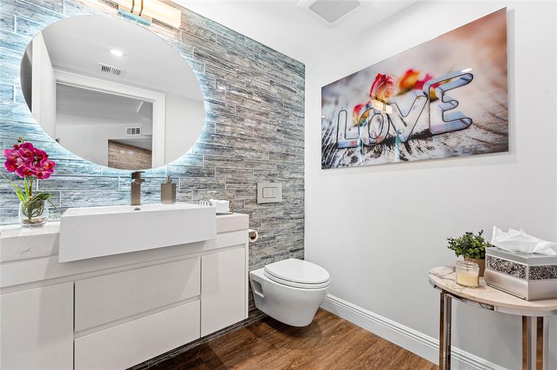 99 SE Mizner Boulevard Boca Raton FL 33432