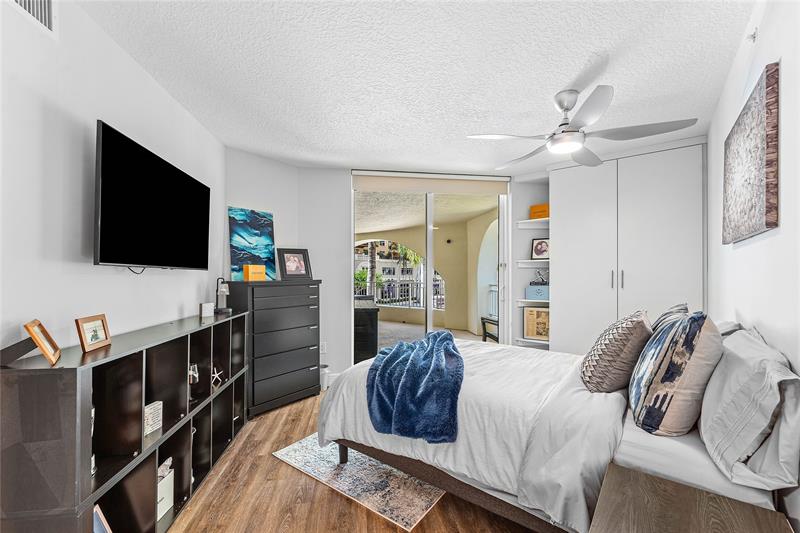 99 SE Mizner Boulevard Boca Raton FL 33432