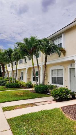 9967 NW 56th Place Coral Springs FL 33076