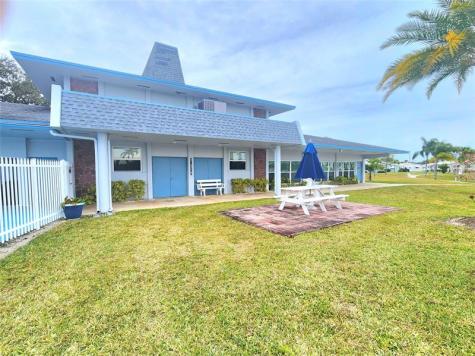 2223 Park Lane Hollywood FL 33021